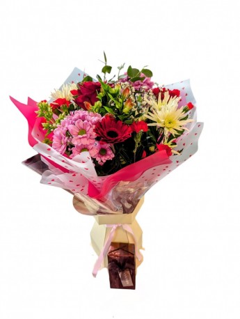 Valentines Flowers & Chocolates