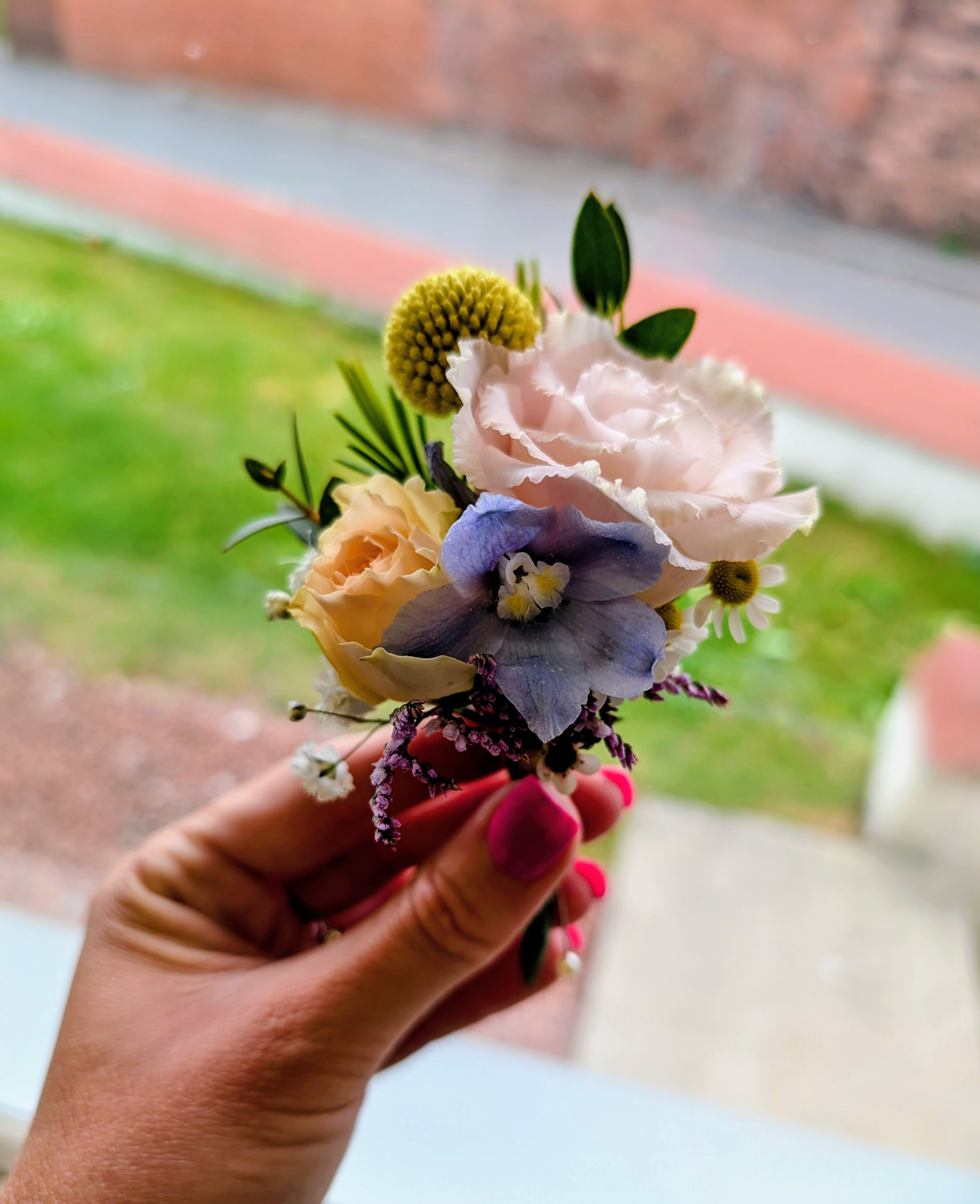 Wedding flowers from Elimays flowers in Buckley